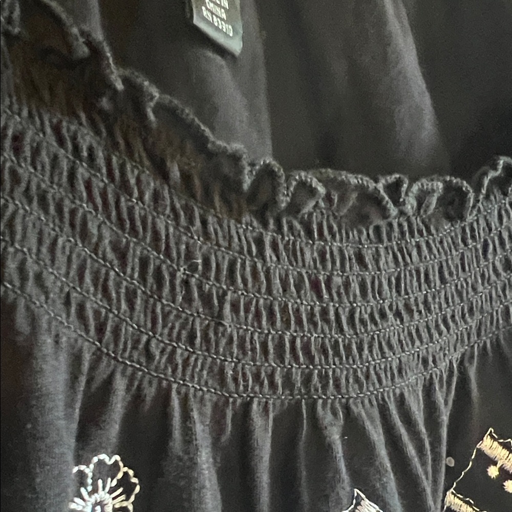 Style & Co Black Peasant Blouse with White Medallion Embroidery - Picture 3 of 5
